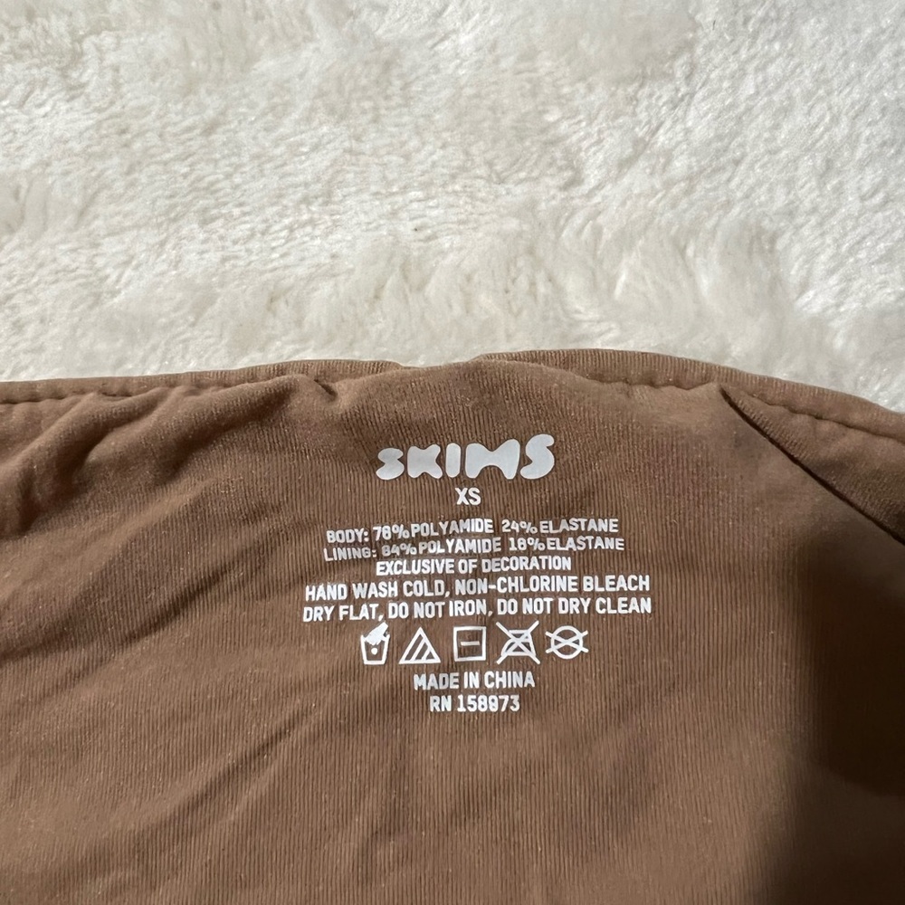 SKIMS Fist Everybody Bandeau Bralett - Picture 5 of 5